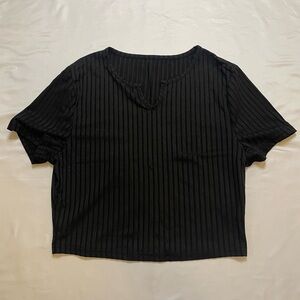 Romwe size medium black ribbed crop top
